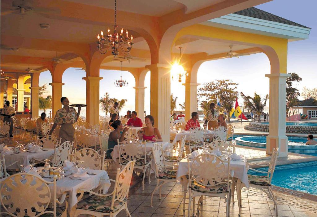 Decameron Club Caribbean Runaway Bay, Ramada All-Inclusive Resort Exterior photo