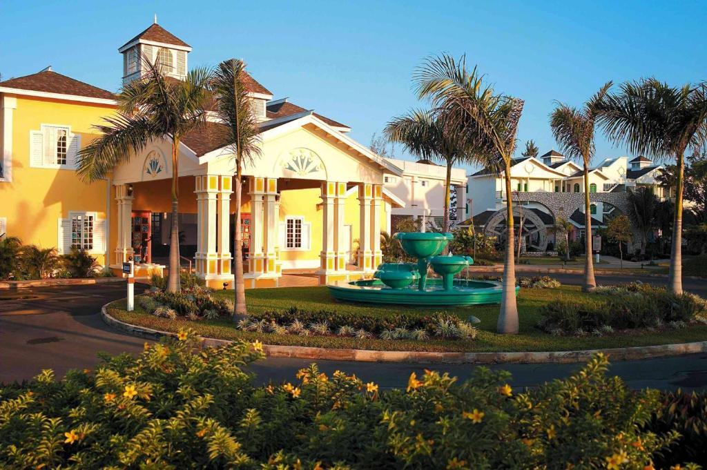Decameron Club Caribbean Runaway Bay, Ramada All-Inclusive Resort Exterior photo