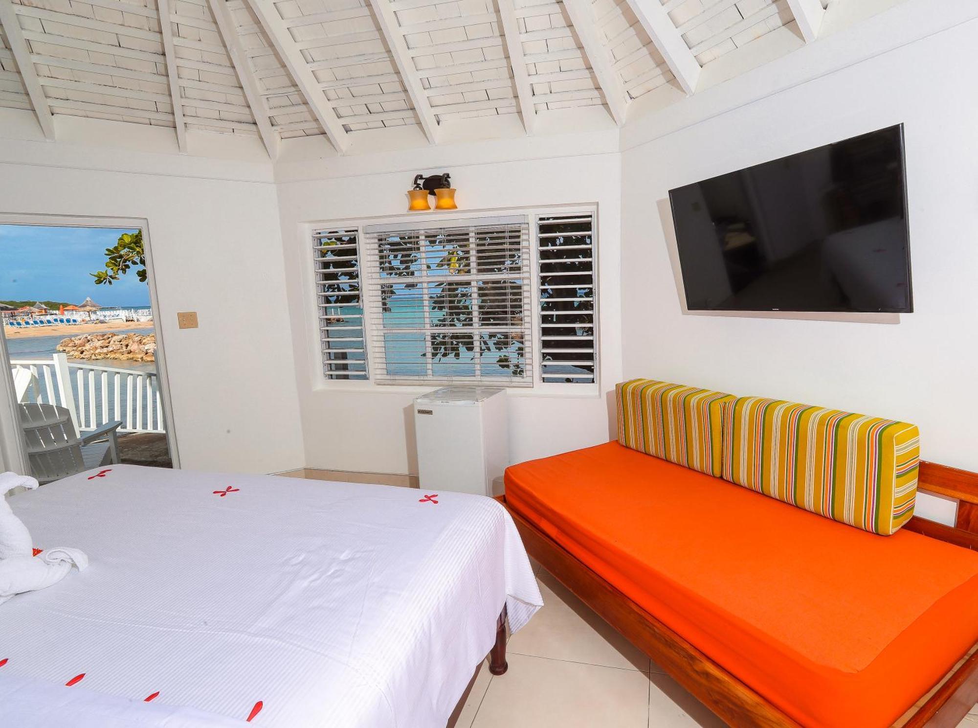Decameron Club Caribbean Runaway Bay, Ramada All-Inclusive Resort Exterior photo