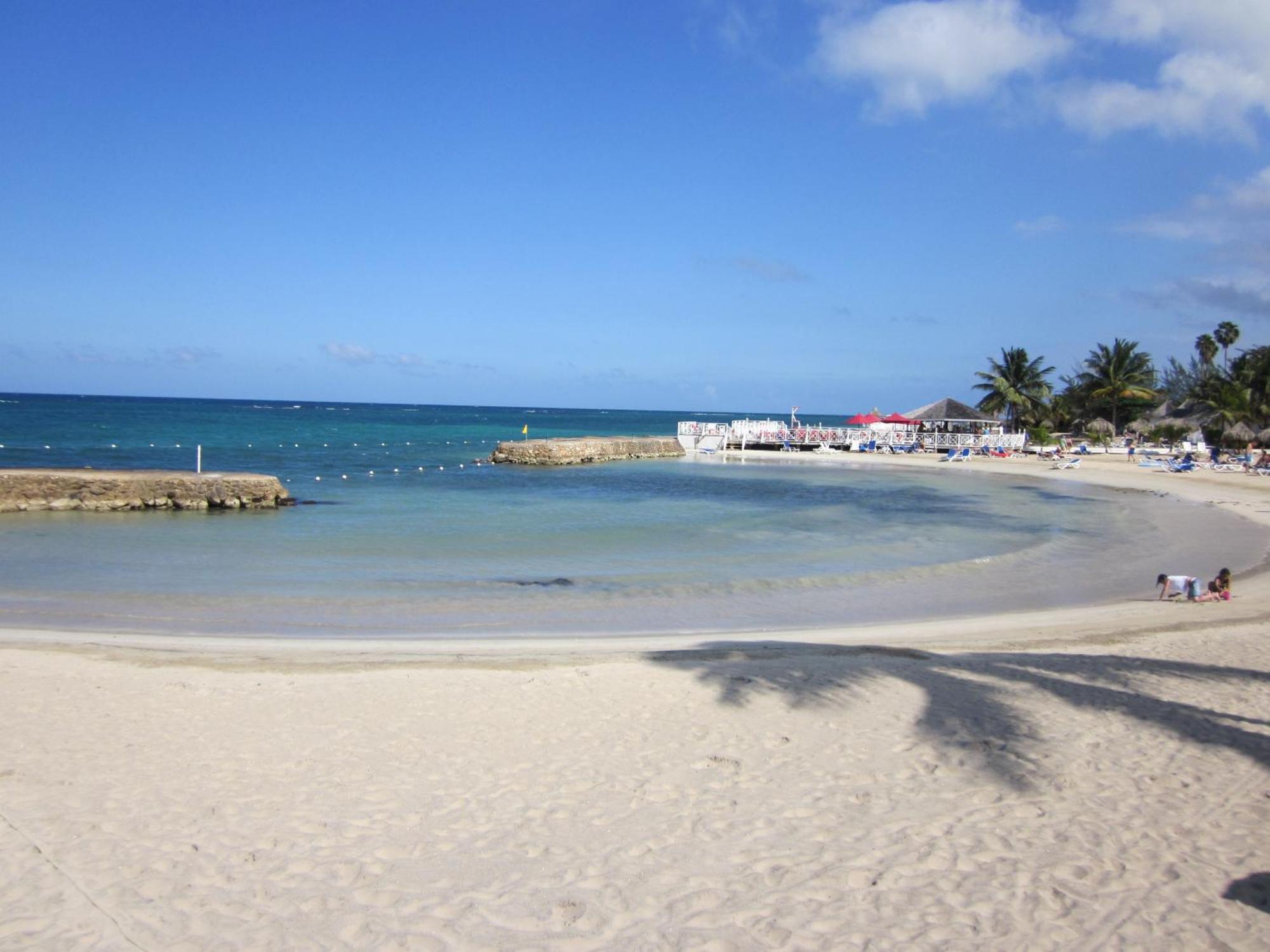 Decameron Club Caribbean Runaway Bay, Ramada All-Inclusive Resort Exterior photo