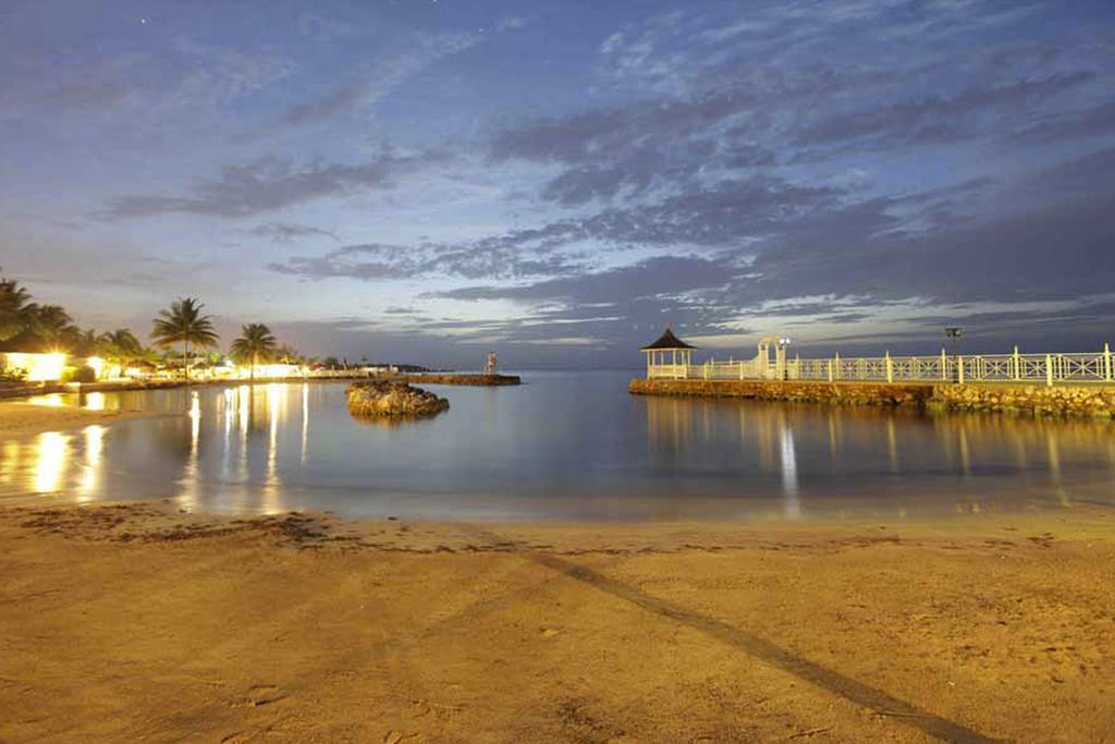 Decameron Club Caribbean Runaway Bay, Ramada All-Inclusive Resort Exterior photo