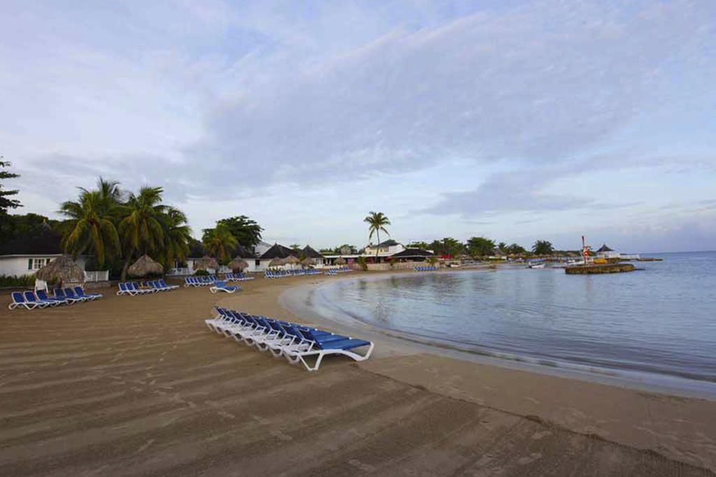 Decameron Club Caribbean Runaway Bay, Ramada All-Inclusive Resort Exterior photo