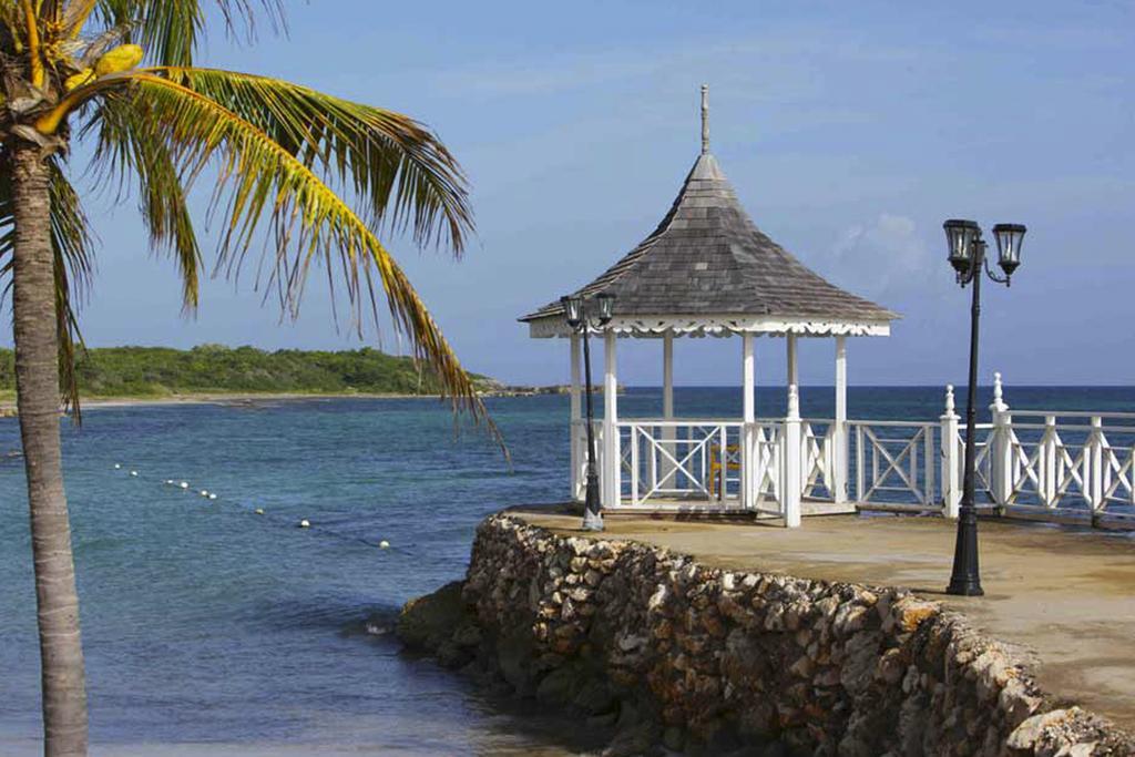 Decameron Club Caribbean Runaway Bay, Ramada All-Inclusive Resort Exterior photo