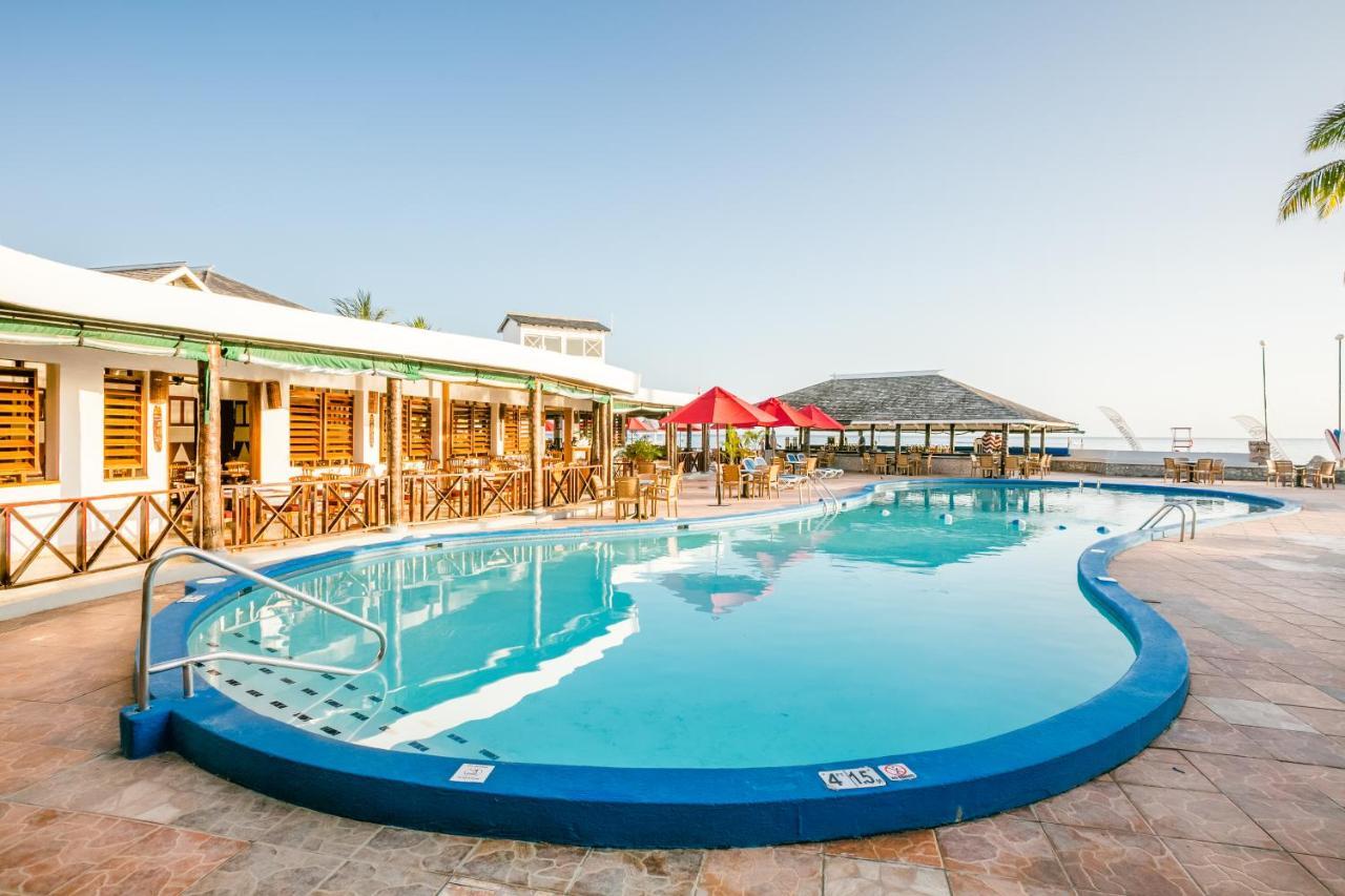 Decameron Club Caribbean Runaway Bay, Ramada All-Inclusive Resort Exterior photo